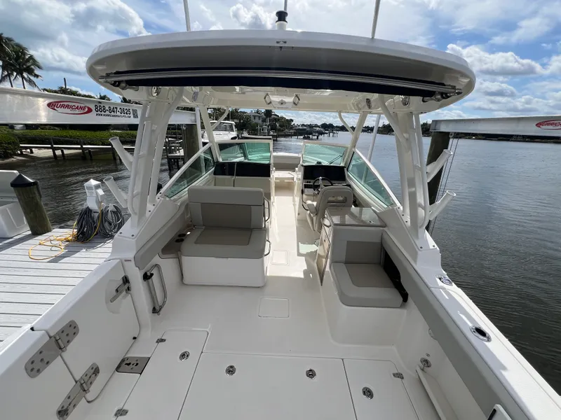 Slide: The Image of Boston Whaler 280 VANTAGE 2024 - 49