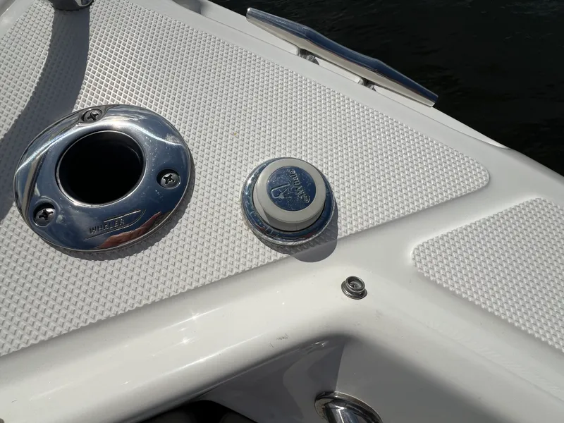 Slide: The Image of Boston Whaler 280 VANTAGE 2024 - 5