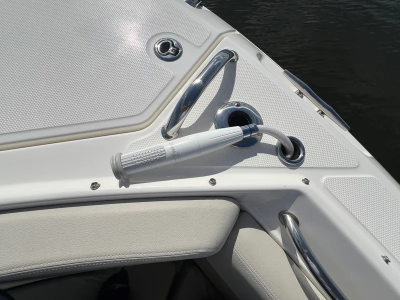 Slide: The Image of Boston Whaler 280 VANTAGE 2024 - 6