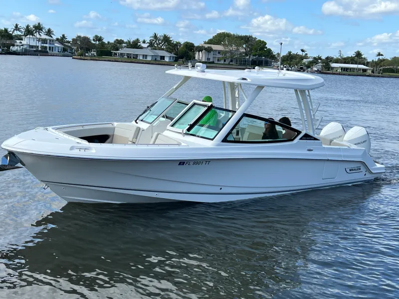 Slide: The Image of Boston Whaler 280 VANTAGE 2024 - 62