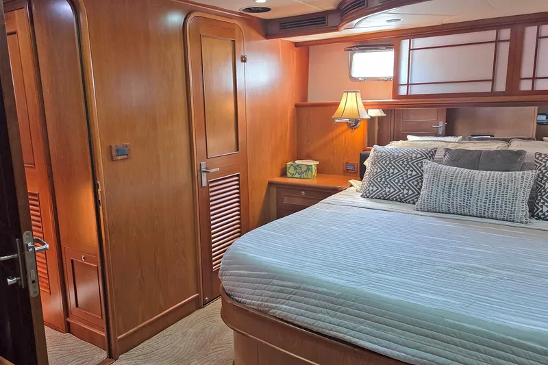 Slide: The Image of Outer Reef 650 Motoryacht 2008 - 16