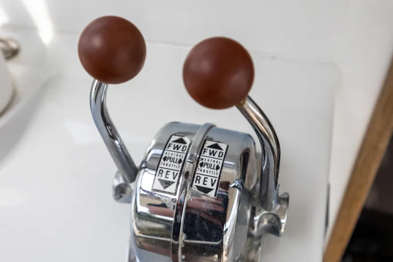 Slide: The Image of Dual lever boat throttle control, Switch 55 model, 2006. - 37