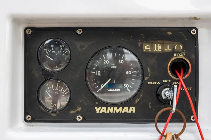 Slide: The Image of Yanmar engine control panel on a 2006 Switch 55 boat. - 41