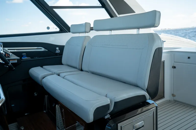 Slide: The Image of Cruisers Yachts 50GLS OB 2026 - 18