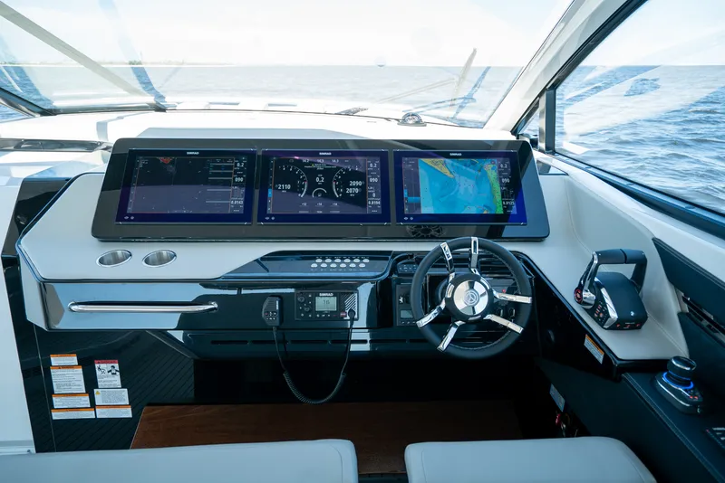 Slide: The Image of Cruisers Yachts 50GLS OB 2026 - 19