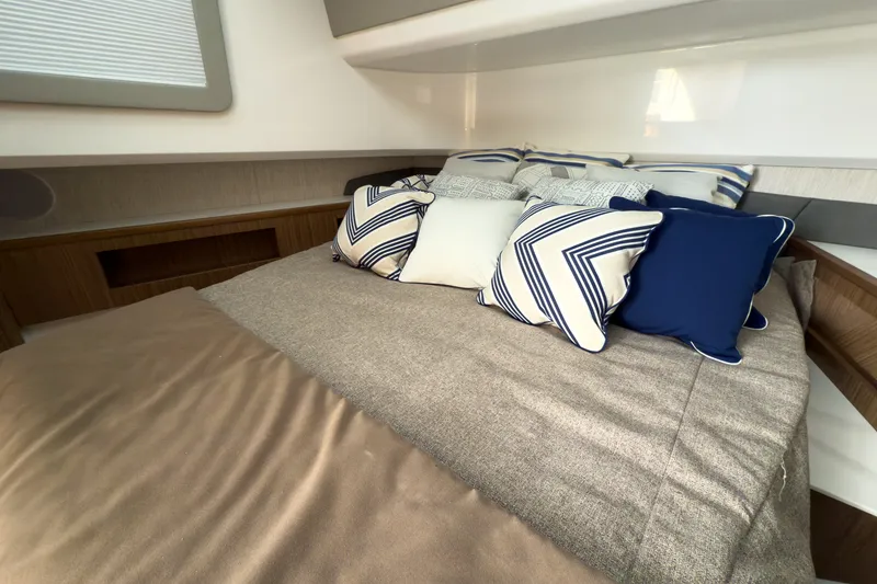 Slide: The Image of Cruisers Yachts 50GLS OB 2026 - 27