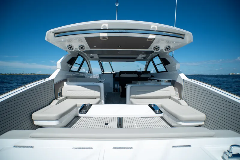 Slide: The Image of Cruisers Yachts 50GLS OB 2026 - 6