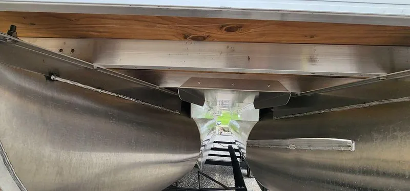 Slide: The Image of 2023 Bennington 23 SXSR pontoon boat undercarriage view. - 6