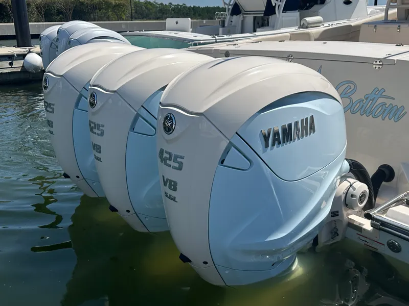 Slide: The Image of Grady-White 376 CANYON 2021 - 10