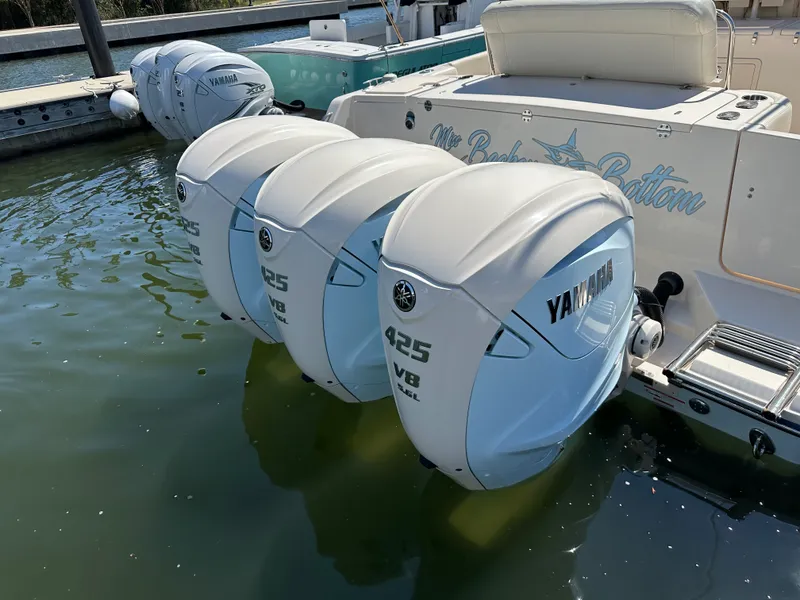 Slide: The Image of Grady-White 376 CANYON 2021 - 2