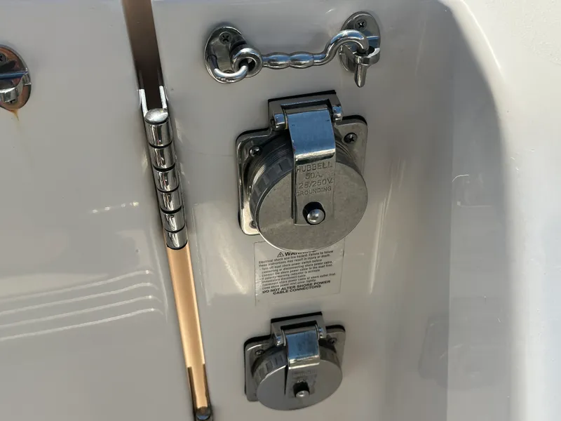 Slide: The Image of Grady-White 376 CANYON 2021 - 20