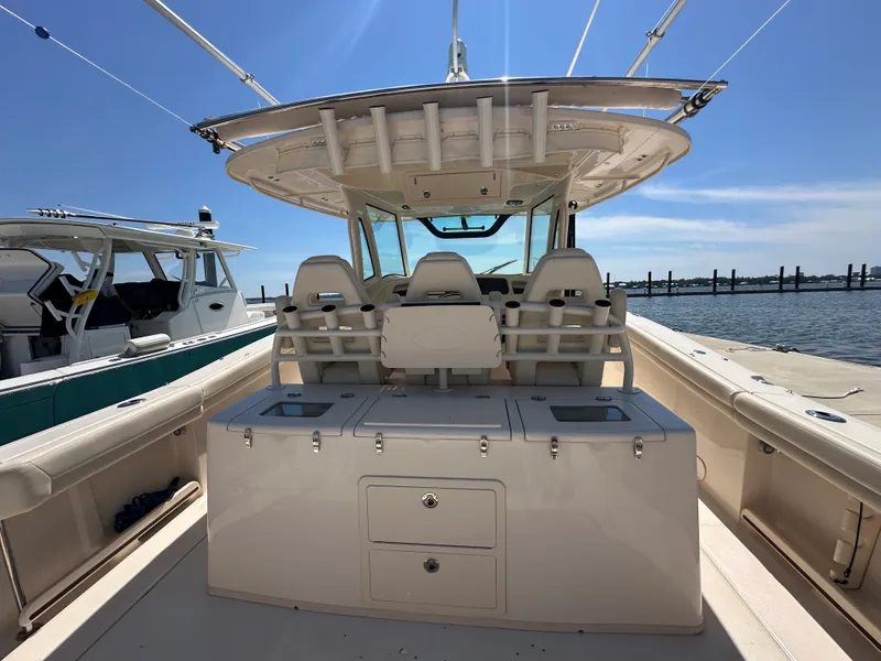 Slide: The Image of Grady-White 376 CANYON 2021 - 31