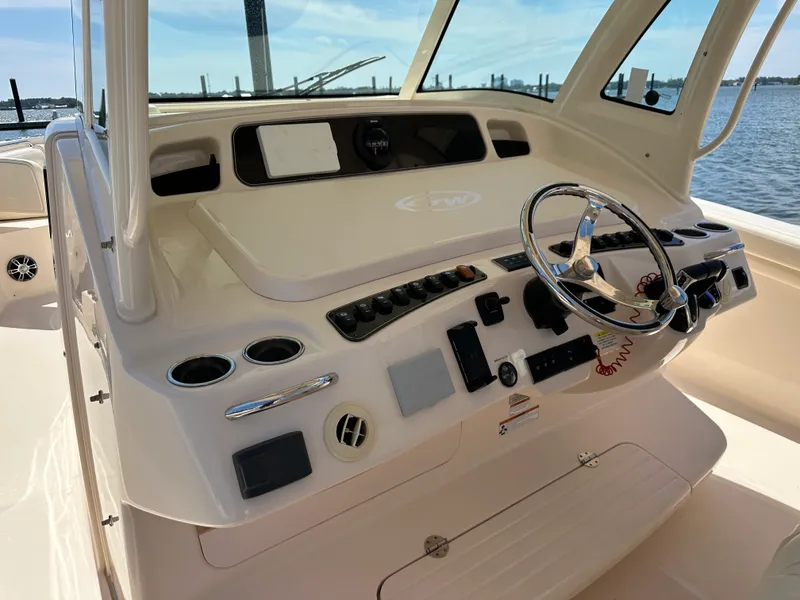 Slide: The Image of Grady-White 376 CANYON 2021 - 36