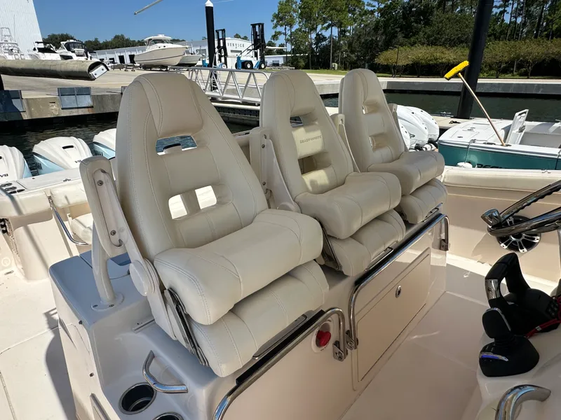 Slide: The Image of Grady-White 376 CANYON 2021 - 38