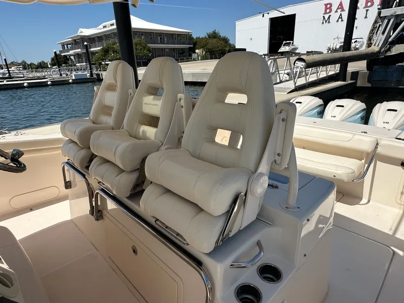 Slide: The Image of Grady-White 376 CANYON 2021 - 39