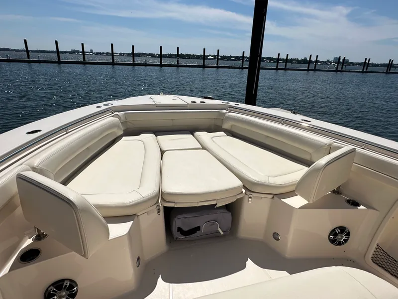 Slide: The Image of Grady-White 376 CANYON 2021 - 43