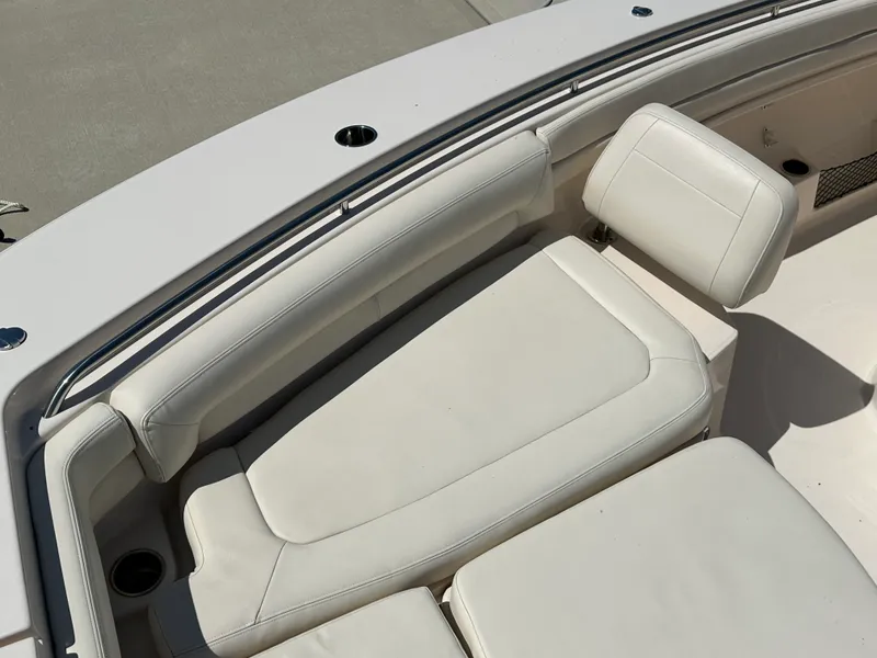 Slide: The Image of Grady-White 376 CANYON 2021 - 48