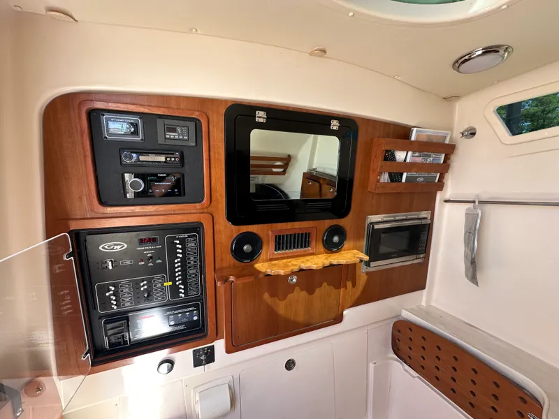 Slide: The Image of Grady-White 376 CANYON 2021 - 61