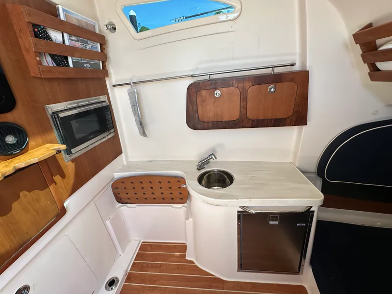 Slide: The Image of Grady-White 376 CANYON 2021 - 62