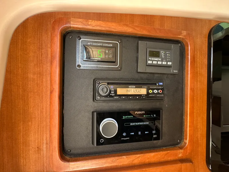 Slide: The Image of Grady-White 376 CANYON 2021 - 64