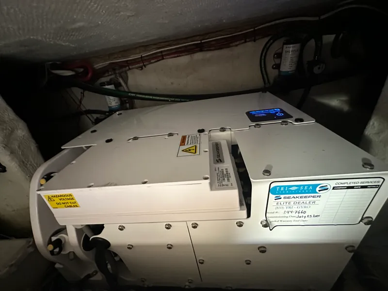 Slide: The Image of Grady-White 376 CANYON 2021 - 67