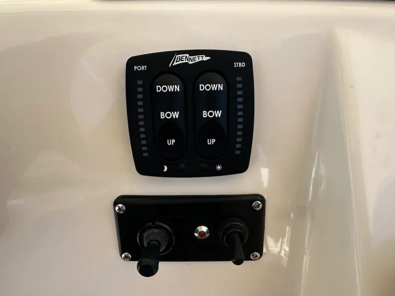 Slide: The Image of Grady-White 376 CANYON 2021 - 80