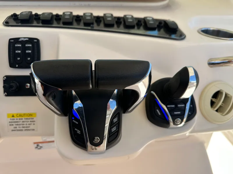 Slide: The Image of Grady-White 376 CANYON 2021 - 81