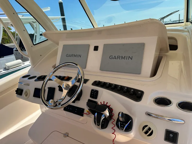 Slide: The Image of Grady-White 376 CANYON 2021 - 84