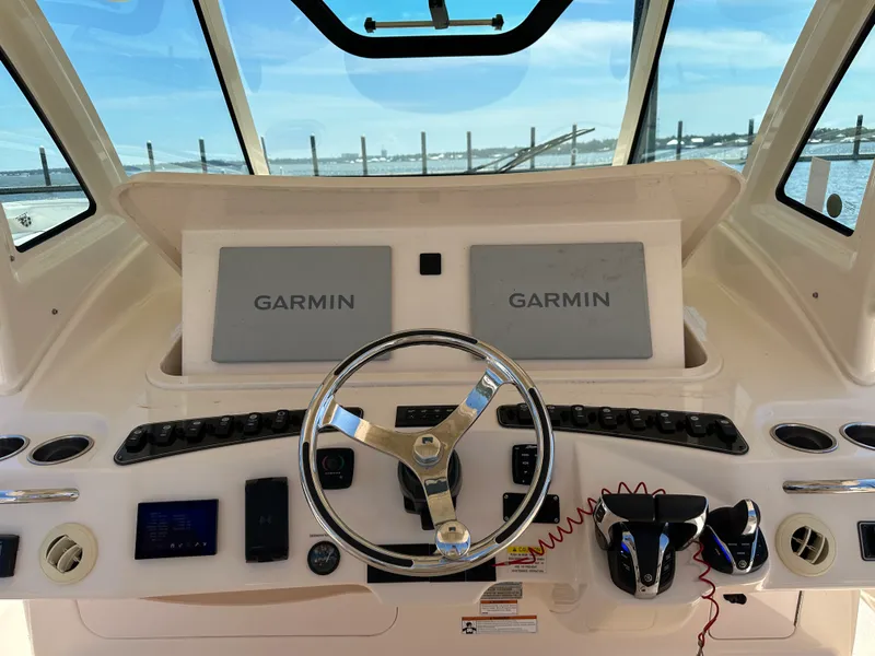 Slide: The Image of Grady-White 376 CANYON 2021 - 85