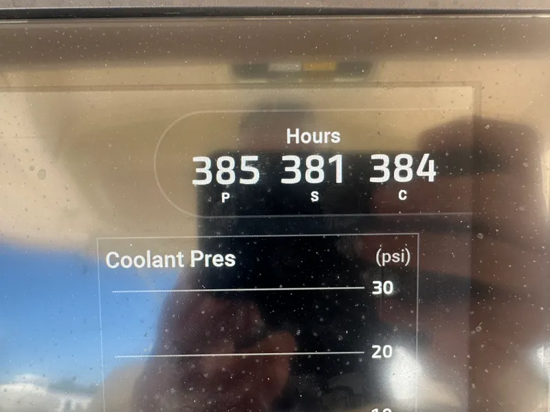 Slide: The Image of Grady-White 376 CANYON 2021 - 92