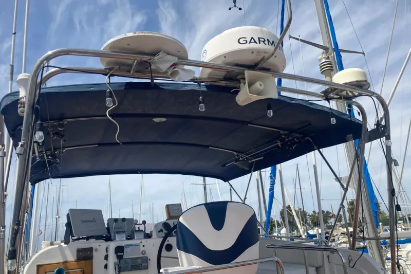 Slide: The Image of Island Gypsy 40 Motor Yacht 1986 - 12