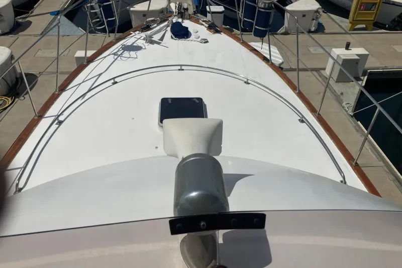 Slide: The Image of Island Gypsy 40 Motor Yacht 1986 - 6