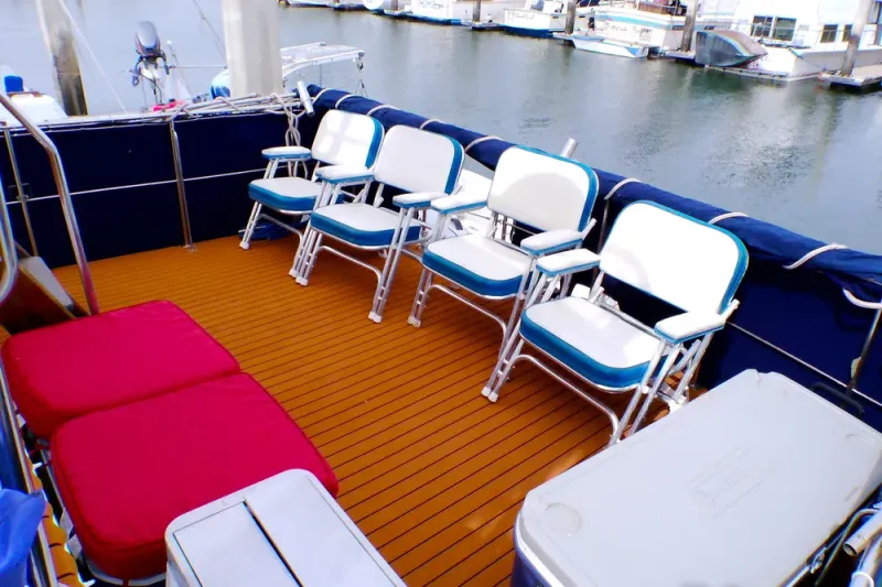 Slide: The Image of Island Gypsy 40 Motor Yacht 1986 - 3