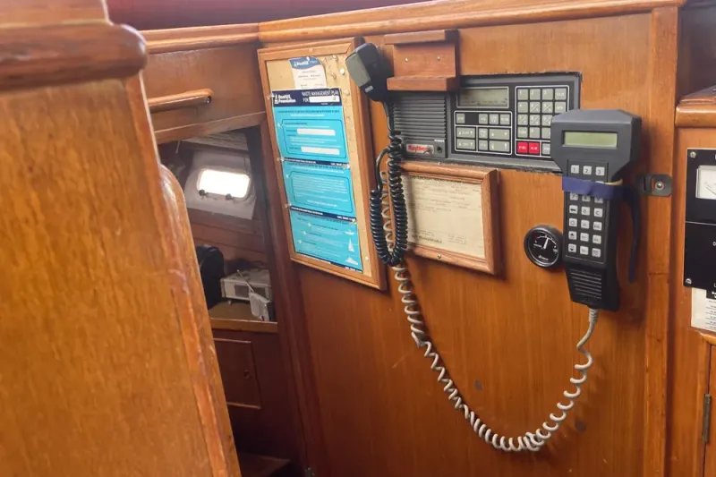 Slide: The Image of Island Gypsy 40 Motor Yacht 1986 - 24