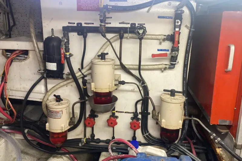 Slide: The Image of Island Gypsy 40 Motor Yacht 1986 - 51