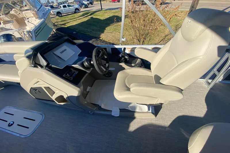 Slide: The Image of Premier 230 Sunsation 2023 - 15