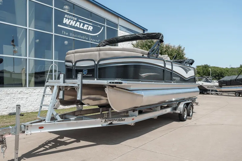 Slide: The Image of Premier 250 Intrigue 2023 - 1