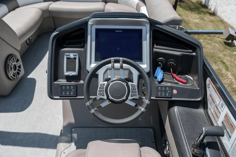 Slide: The Image of Premier 250 Intrigue 2023 - 10