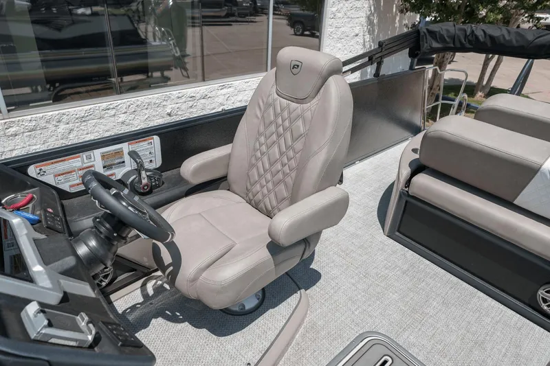 Slide: The Image of Premier 250 Intrigue 2023 - 12