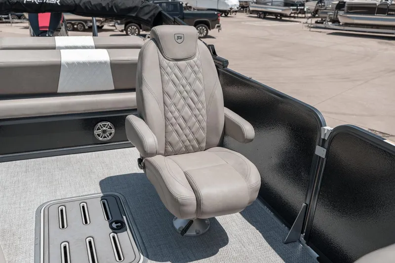 Slide: The Image of Premier 250 Intrigue 2023 - 14