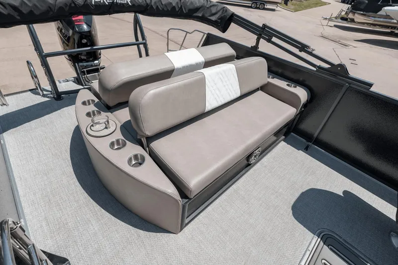 Slide: The Image of Premier 250 Intrigue 2023 - 15