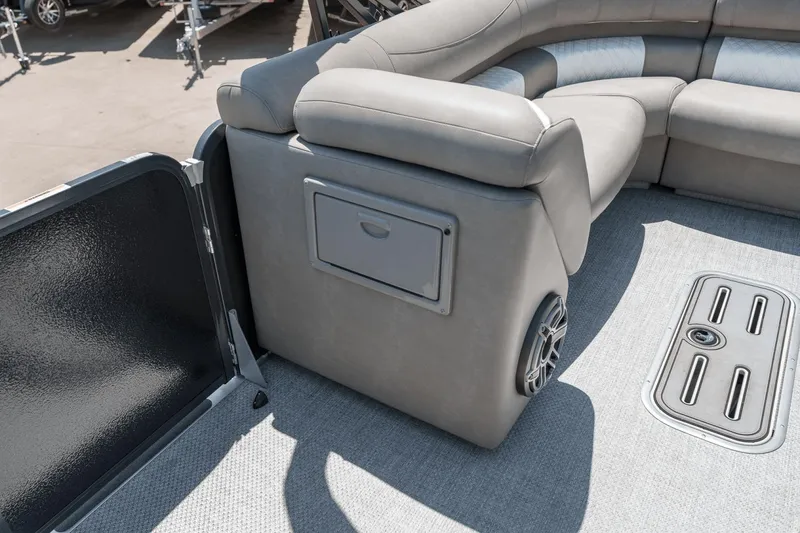 Slide: The Image of Premier 250 Intrigue 2023 - 7