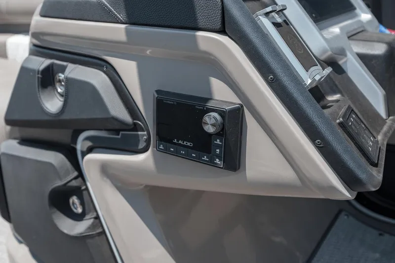 Slide: The Image of Premier 250 Intrigue 2023 - 9