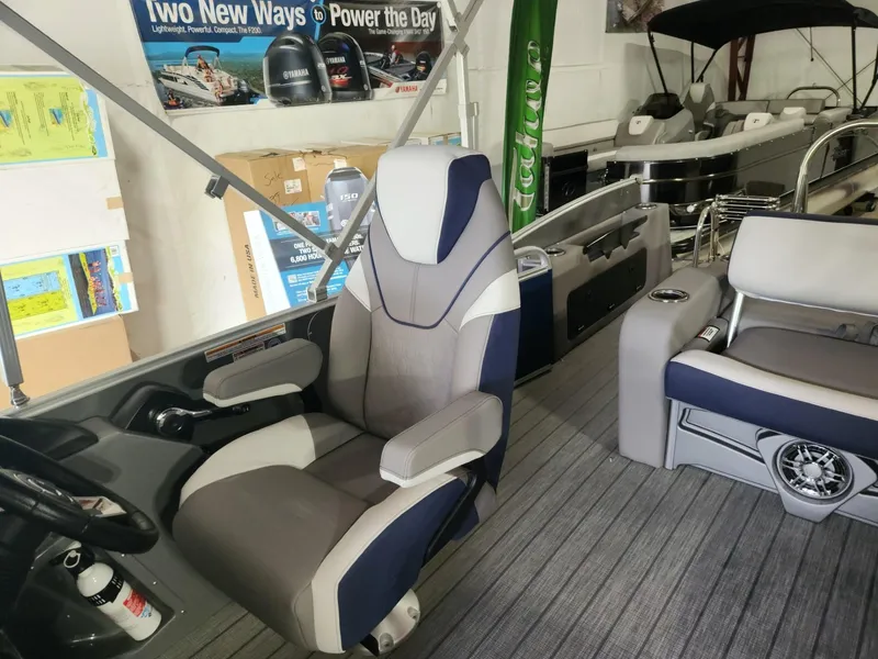 Slide: The Image of Tahoe Cascade 2385 Versatile Rear Bench 2024 - 10