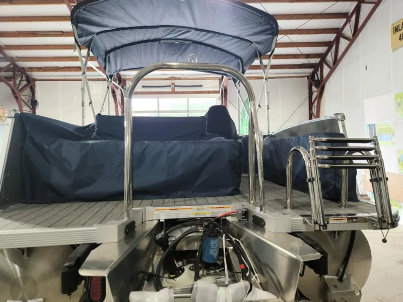 Slide: The Image of Tahoe Cascade 2385 Versatile Rear Bench 2024 - 11