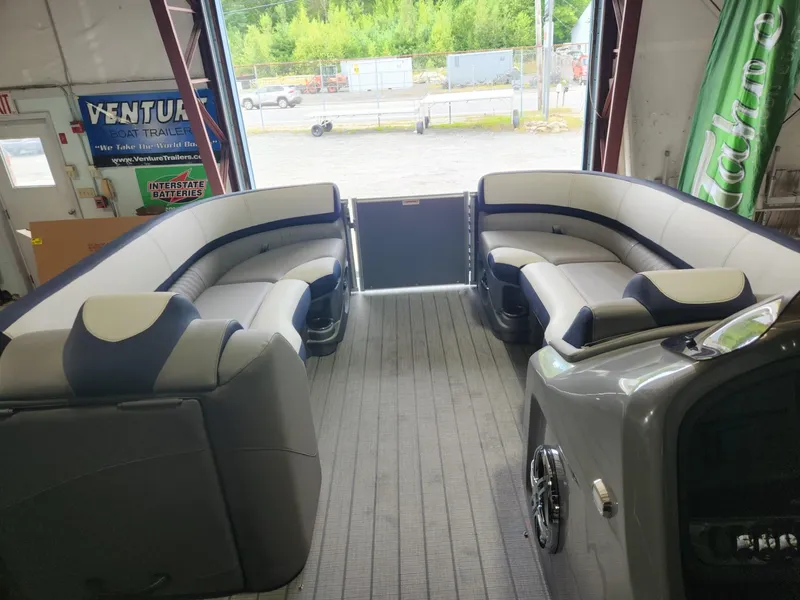 Slide: The Image of Tahoe Cascade 2385 Versatile Rear Bench 2024 - 5