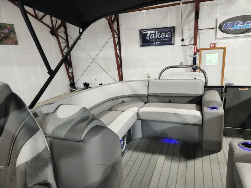 Slide: The Image of Tahoe Cascade 2585 Elite 2024 - 16