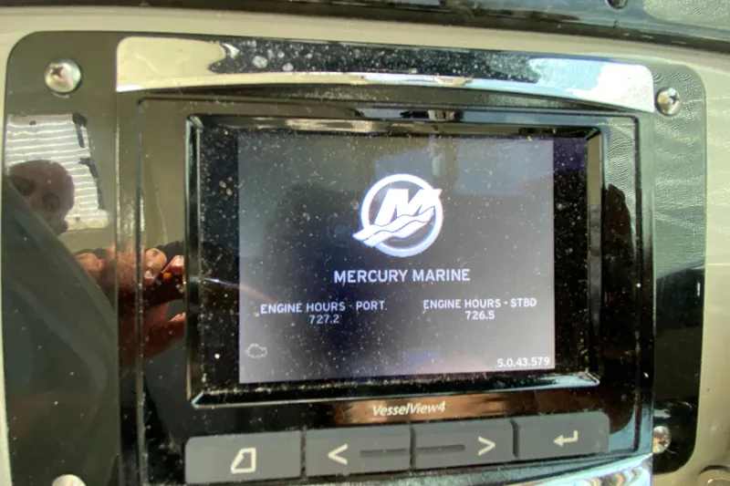 Slide: The Image of Mercury Marine engine hours display on 2006 Sea Ray Sundancer 44. - 34