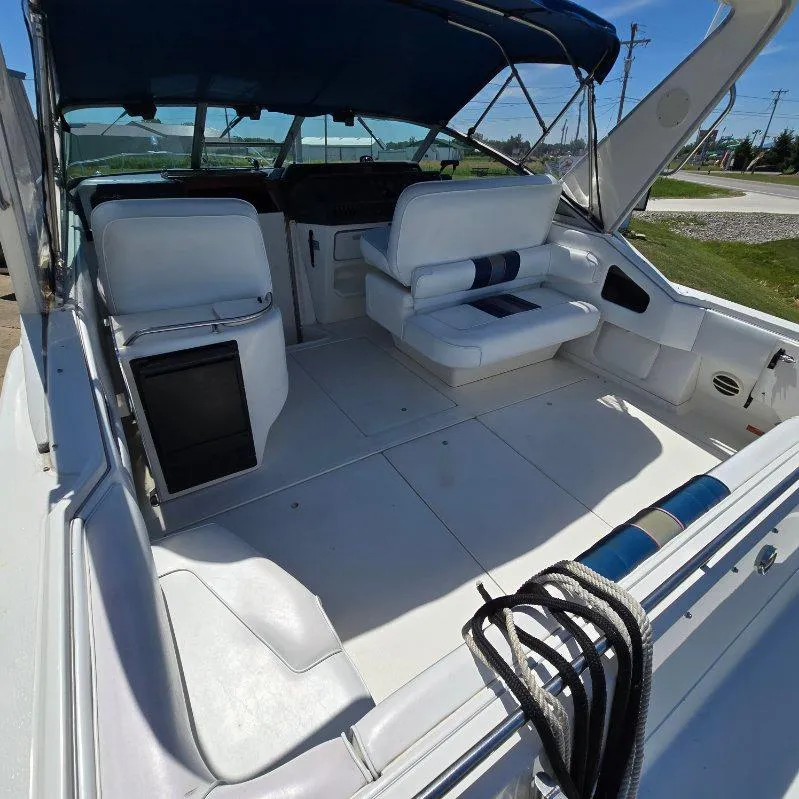 Slide: The Image of Sea Ray 330 Sundancer 1992 - 6