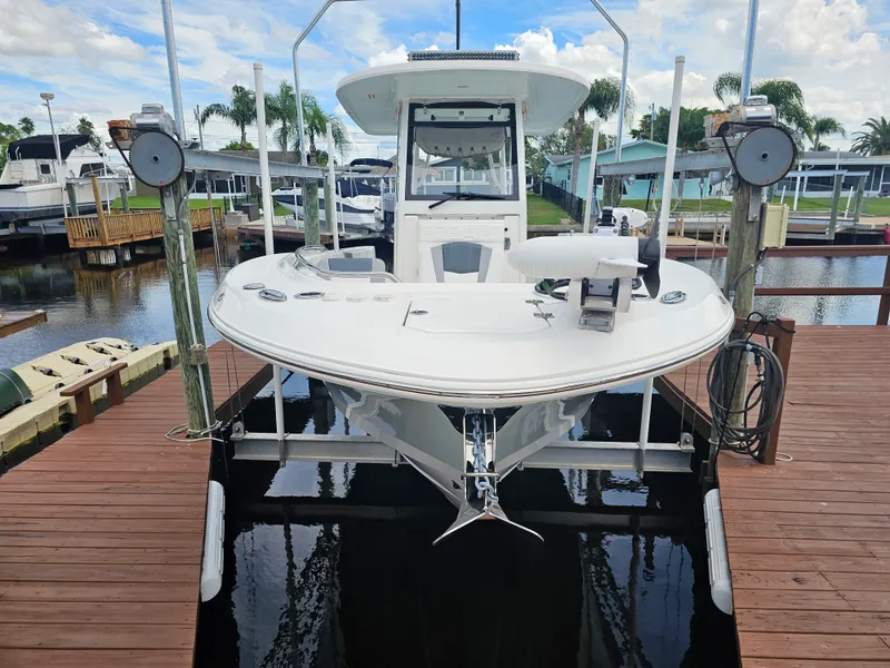 Slide: The Image of Robalo R272 2020 - 1